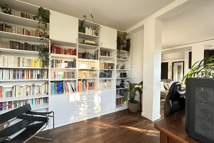 Attico in vendita di 95 mq a €699.500 (rif. 11/2025)