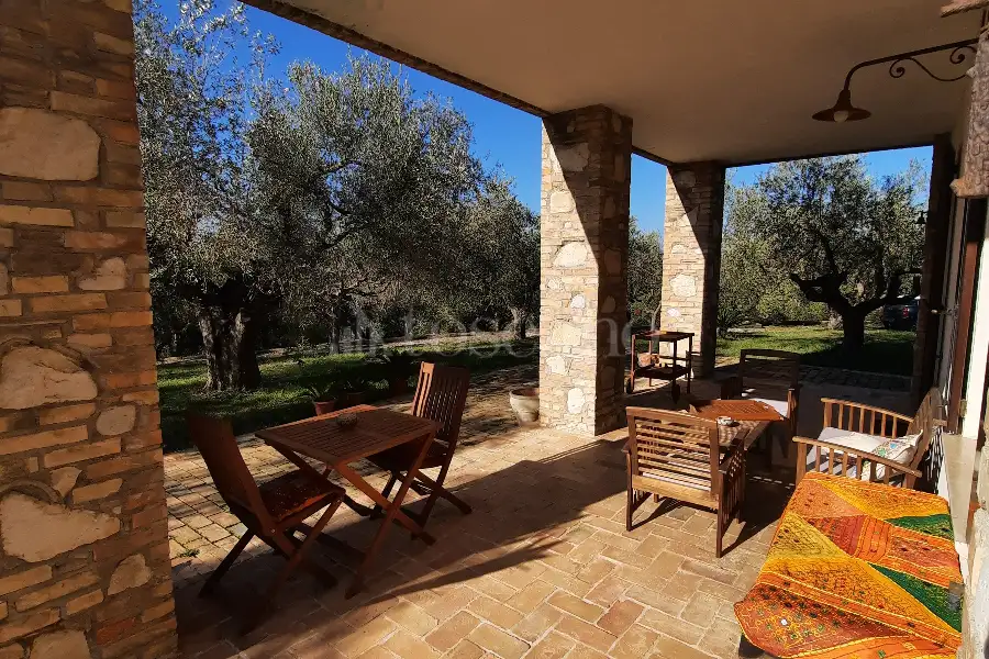 Villa in vendita di 480 mq a €880.000 (rif. 4/2026)