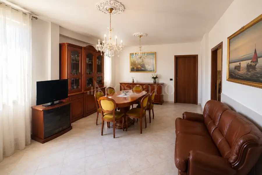 Villa in vendita di 200 mq a €649.000 (rif. 36/2026)