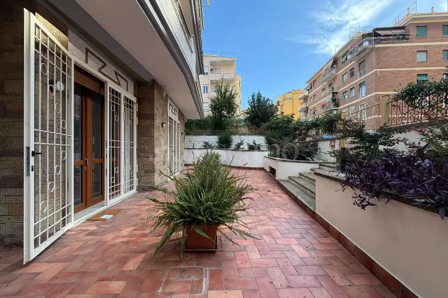 Ufficio in affitto di 90 mq a €1.700 (rif. 63/2026)