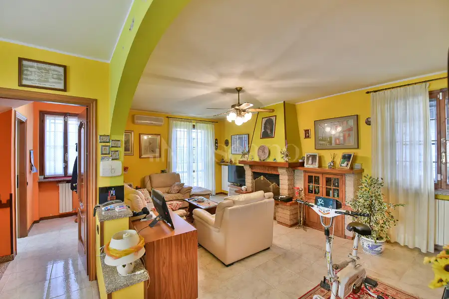 Villa in vendita di 300 mq a €390.000 (rif. 4/2026)