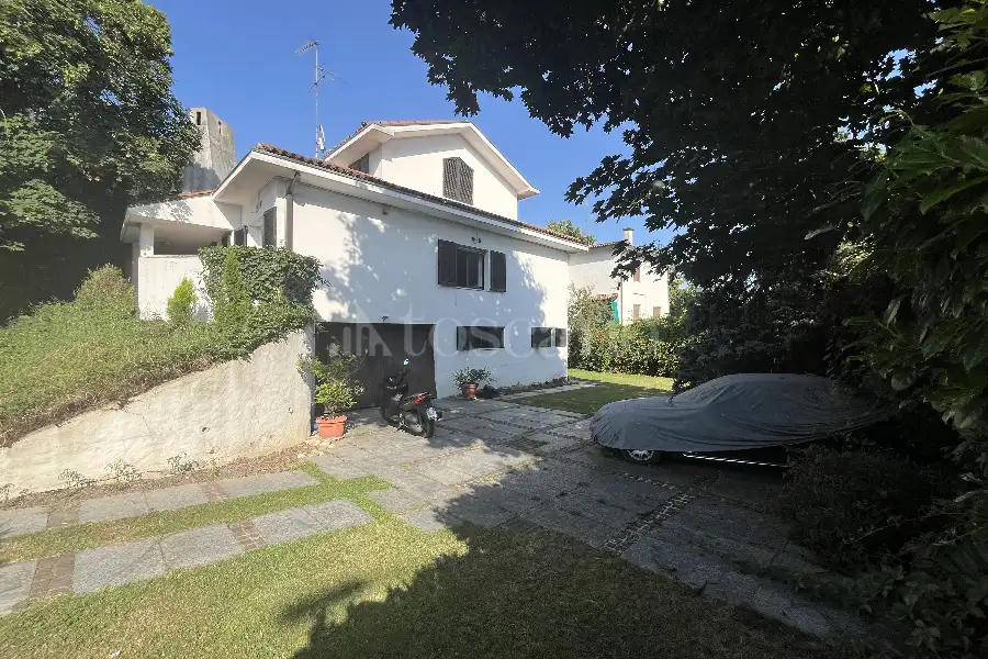 Villa in vendita di 250 mq a €695.000 (rif. 18/2025)