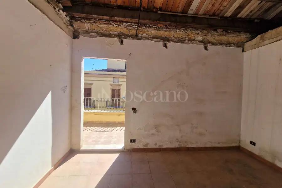 Attico in vendita di 140 mq a €190.000 (rif. 135/2025)