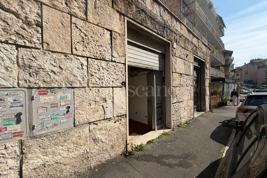 Negozio in affitto di 110 mq a €1.800 (rif. 19/2026)