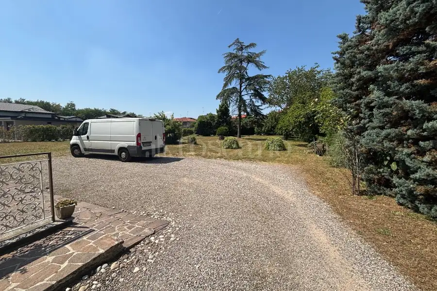 Edificabile Residenziali in vendita di 1.300 mq a €105.000 (rif. 10/2025)