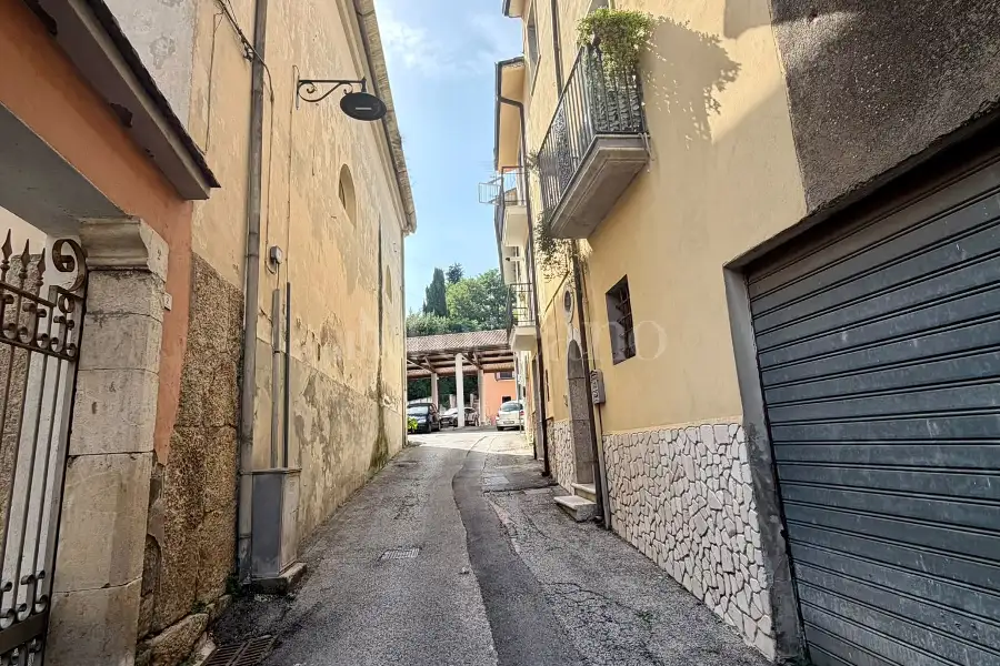 Casa Indipendente in vendita di 246 mq a €70.000 (rif. 152/2026)