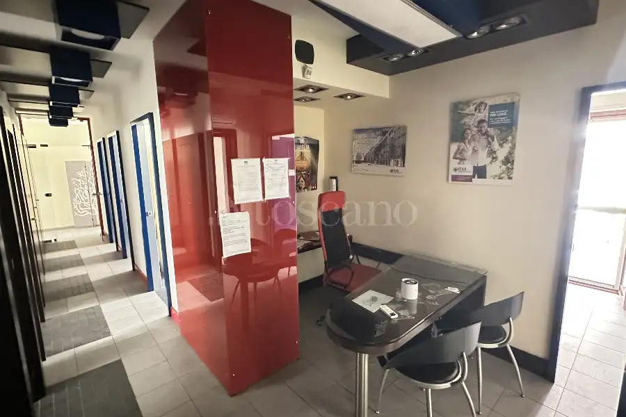 Ufficio in vendita di 150 mq a €229.000 (rif. 11/2026)