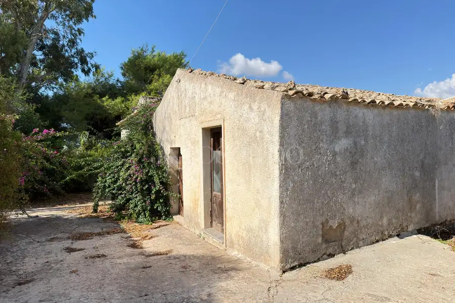Villa in vendita di 345 mq a €369.000 (rif. 123/2026)