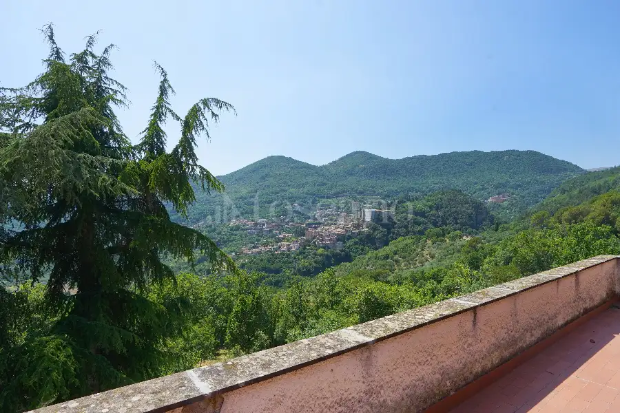 Villa in vendita di 315 mq a €290.000 (rif. 7/2025)
