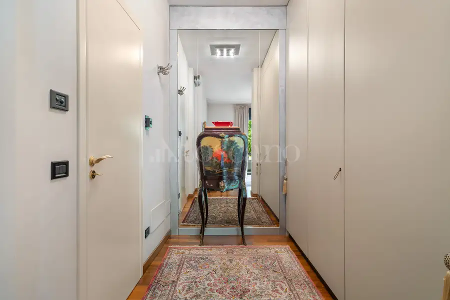 Villa in vendita di 420 mq a €2.700.000 (rif. 31/2025)