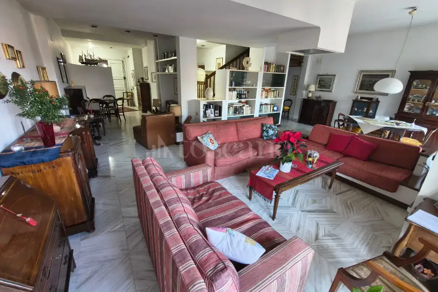 Villino a Schiera in vendita di 280 mq a €599.000 (rif. 51/2025)