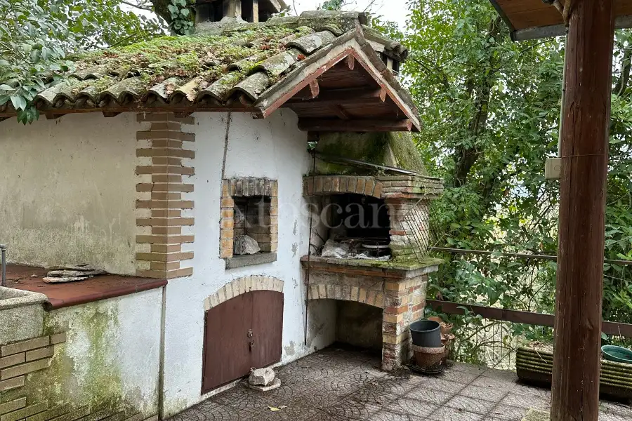 Villa Bifamiliare in vendita di 250 mq a €90.000 (rif. 6/2025)