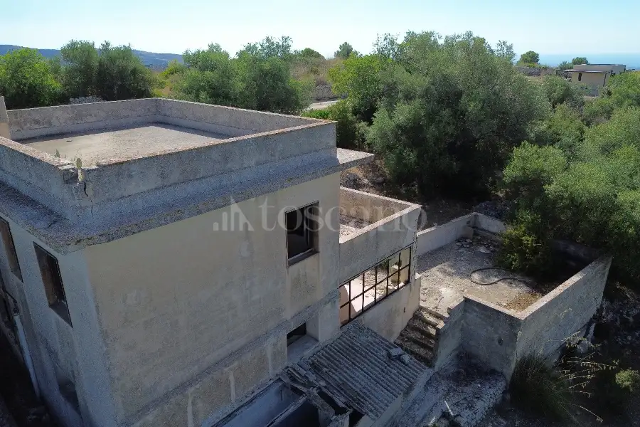 Villa in vendita di 10.000 mq a €230.000 (rif. 99/2025)