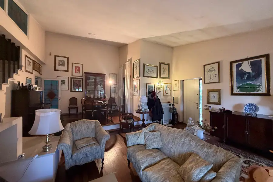 Villa Bifamiliare in vendita di 280 mq a €625.000 (rif. 62/2025)