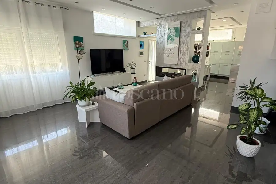 Villino a Schiera in vendita di 270 mq a €349.000 (rif. 183/2026)