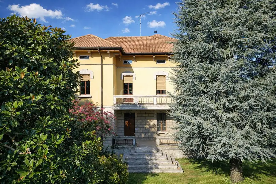 Villa Bifamiliare in vendita di 260 mq a €245.000 (rif. 50/2025)