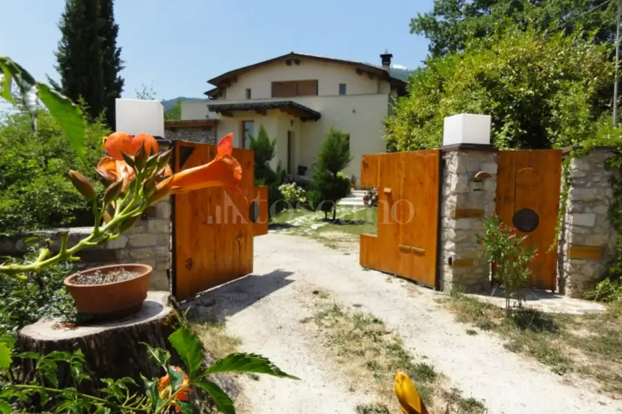 Villa in vendita di 260 mq a €265.000 (rif. 31/2022)