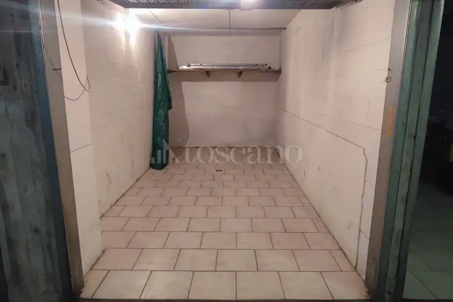 Box in vendita di 15 mq a €25.000 (rif. 8/2026)