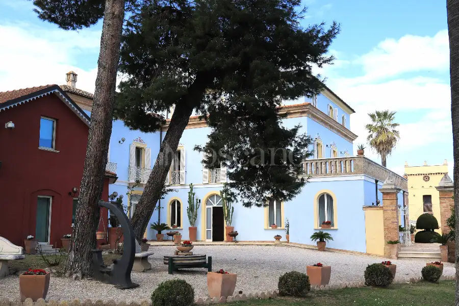 Albergo in vendita di 2.500 mq trattativa riservata (rif. 4/2025)