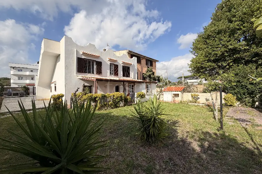Villa Bifamiliare in vendita di 170 mq a €185.000 (rif. 52/2026)