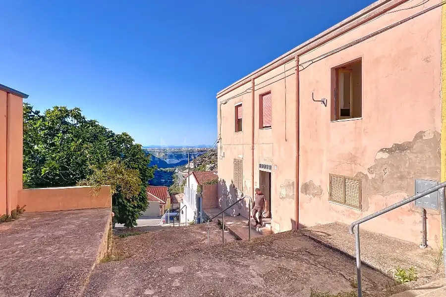 Casa Indipendente in vendita di 200 mq a €79.000 (rif. 167/2025)