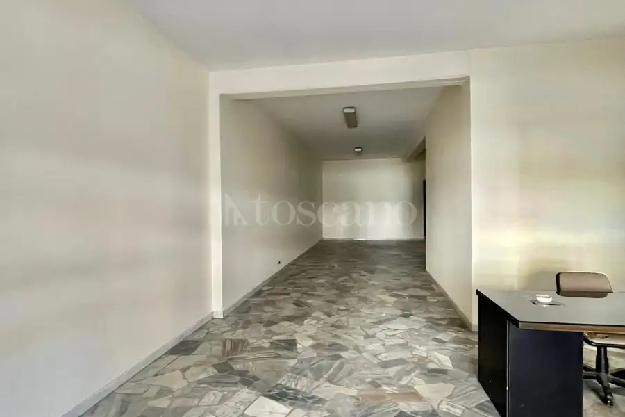 Negozio in affitto di 100 mq a €600 (rif. 1/2026)