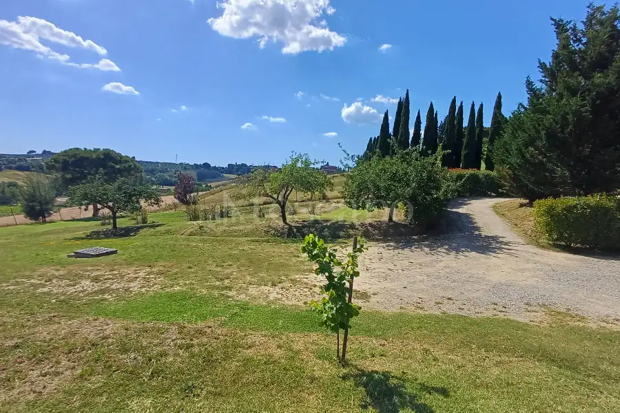 Villa in vendita di 400 mq a €1.230.000 (rif. 11/2026)