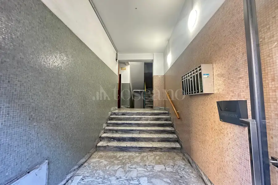 Attico in affitto di 80 mq a €880 (rif. 9/2026)