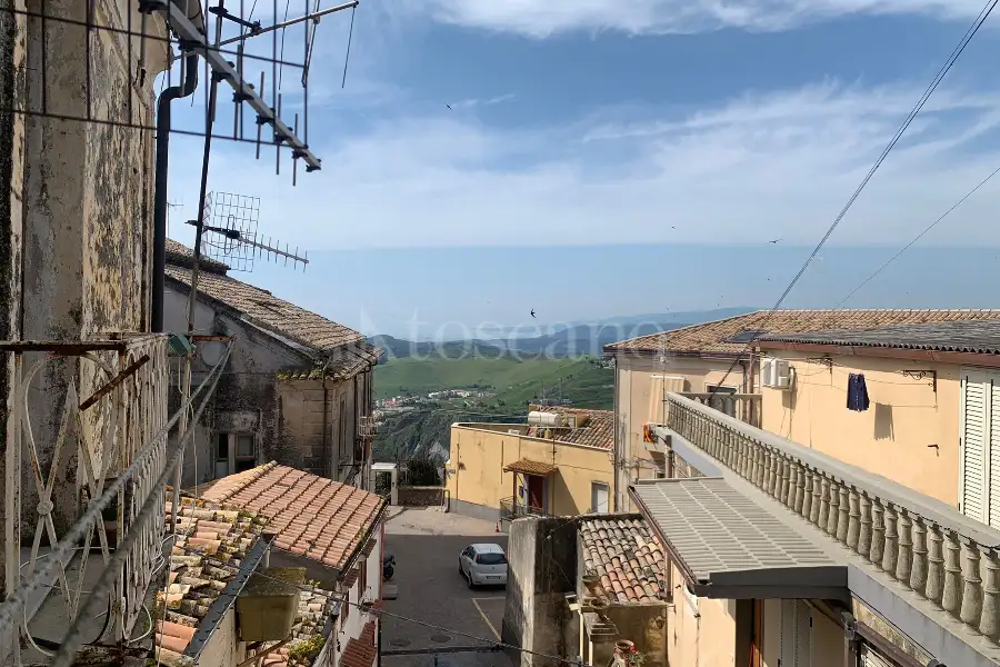 Casa in vendita di 190 mq a €50.000 (rif. 66/2025)