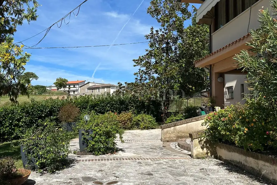 Negozio in vendita di 600 mq a €750.000 (rif. 17/2025)