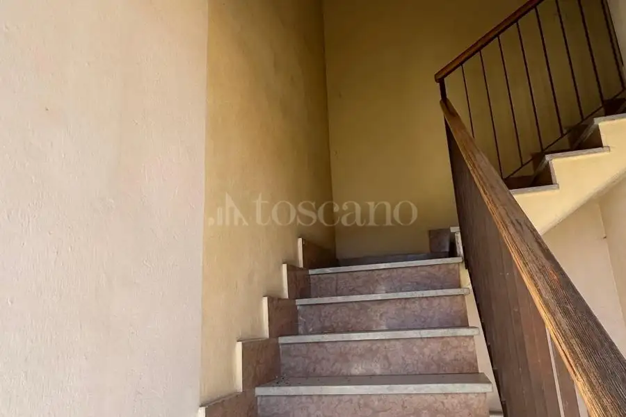 Palazzo in vendita di 330 mq a €300.000 (rif. 3/2026)