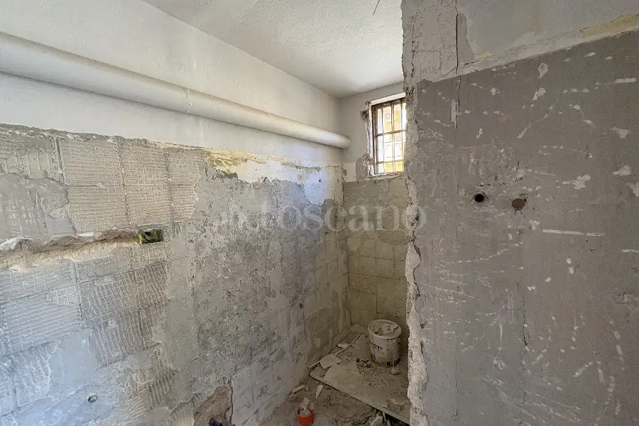 Negozio in vendita di 67 mq a €70.000 (rif. 17/2026)