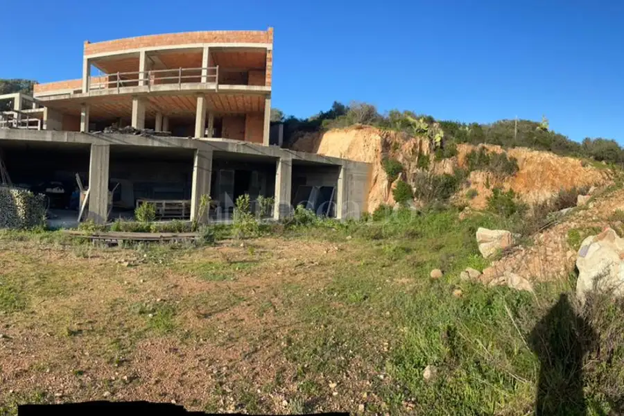Villa in vendita di 400 mq a €745.000 (rif. 8/2026)