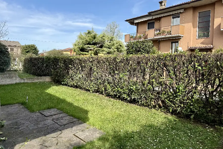 Villa Bifamiliare in vendita di 260 mq a €330.000 (rif. 9/2025)