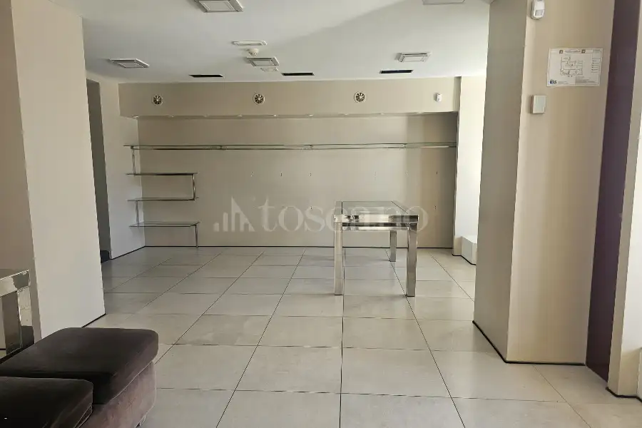 Negozio in affitto di 269 mq a €3.500 (rif. 108/2026)