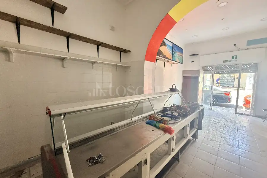 Negozio in vendita di 65 mq a €105.000 (rif. 51/2026)