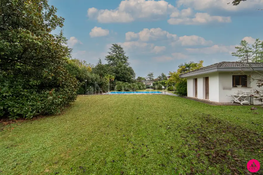 Villa in vendita di 390 mq a €430.000 (rif. 171/2025)
