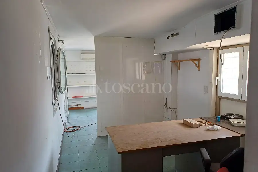Laboratorio in vendita di 600 mq a €300.000 (rif. 32/2025)