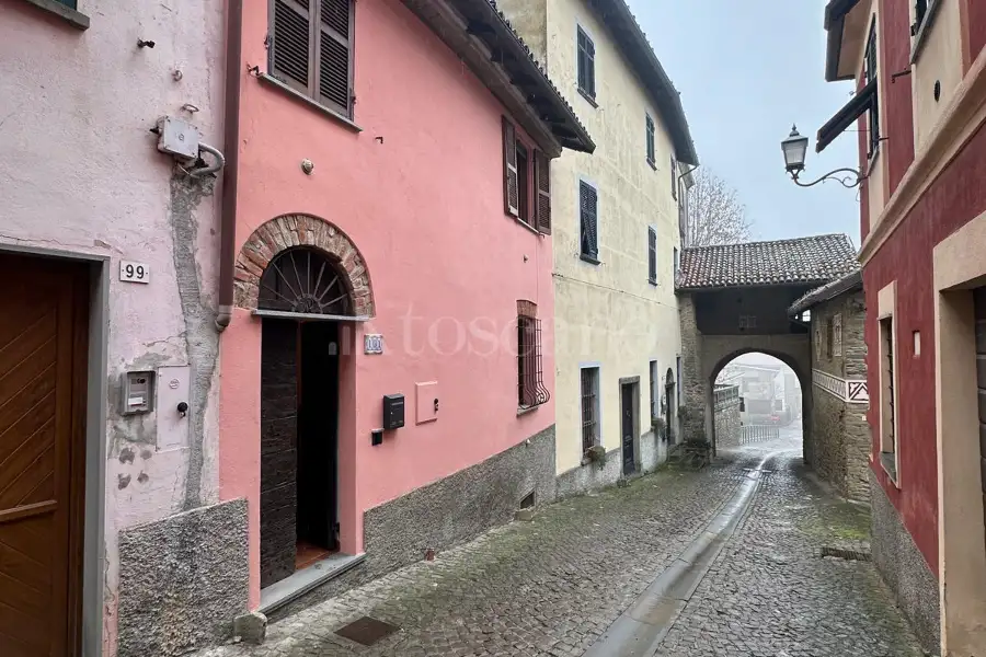 Casa Indipendente in vendita di 266 mq a €185.000 (rif. 64/2025)