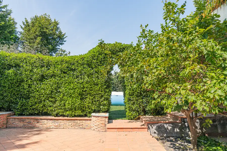 Villa in vendita di 630 mq a €785.000 (rif. 76/2026)