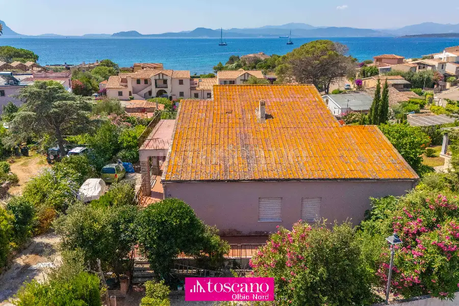 Villa in vendita di 330 mq a €1.500.000 (rif. 42/2026)