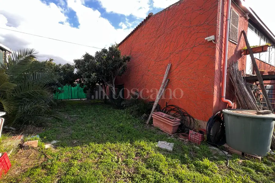 Casa Indipendente in vendita di 420 mq a €270.000 (rif. 5/2026)