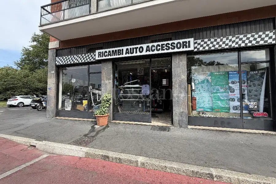 Negozio in vendita di 90 mq a €249.000 (rif. 35/2026)