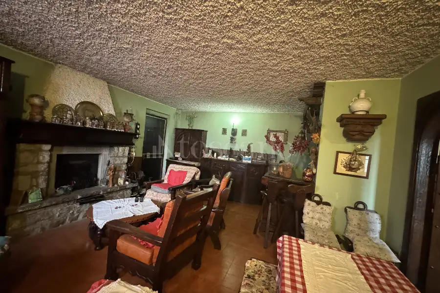 Villa in vendita di 250 mq a €1.350.000 (rif. 9/2026)