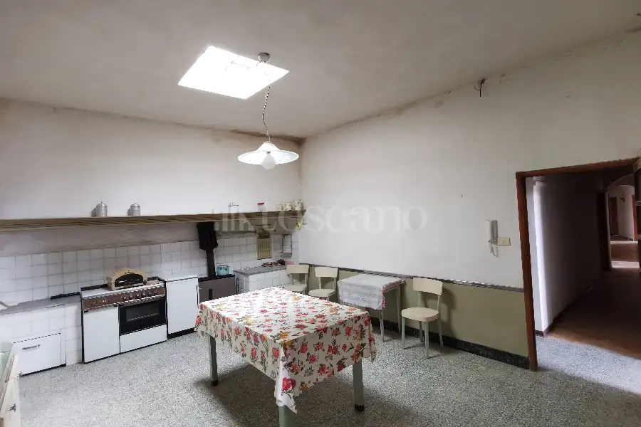 Casa in vendita di 290 mq a €200.000 (rif. 32/2022)