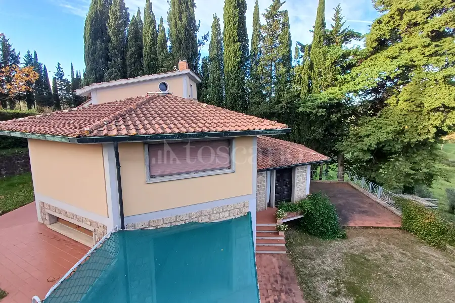 Villa Plurifamiliare in vendita di 800 mq a €1.390.000 (rif. 26/2024)