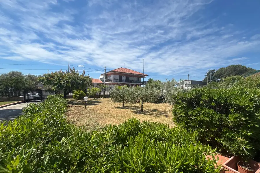 Villa in vendita di 100 mq a €370.000 (rif. 95/2026)