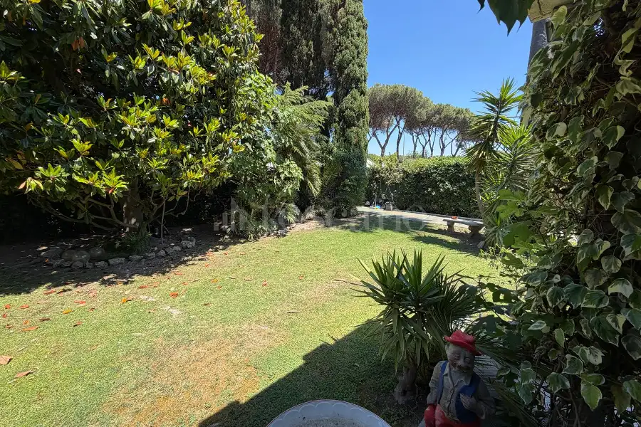 Villa Plurifamiliare in vendita di 250 mq a €519.000 (rif. 35/2026)