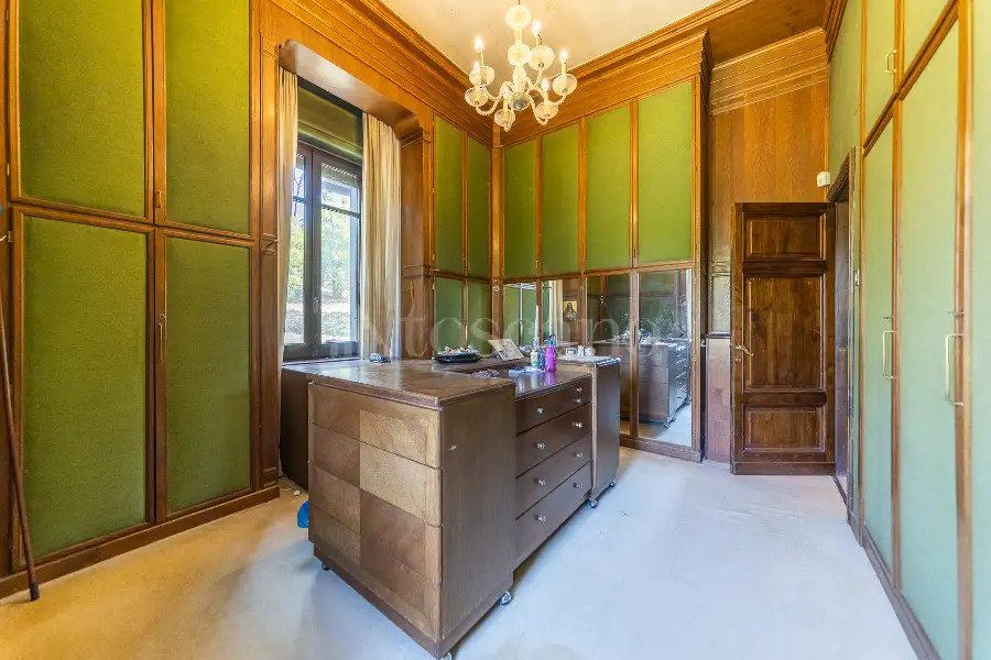 Villa in vendita di 750 mq a €1.950.000 (rif. 53/2026)