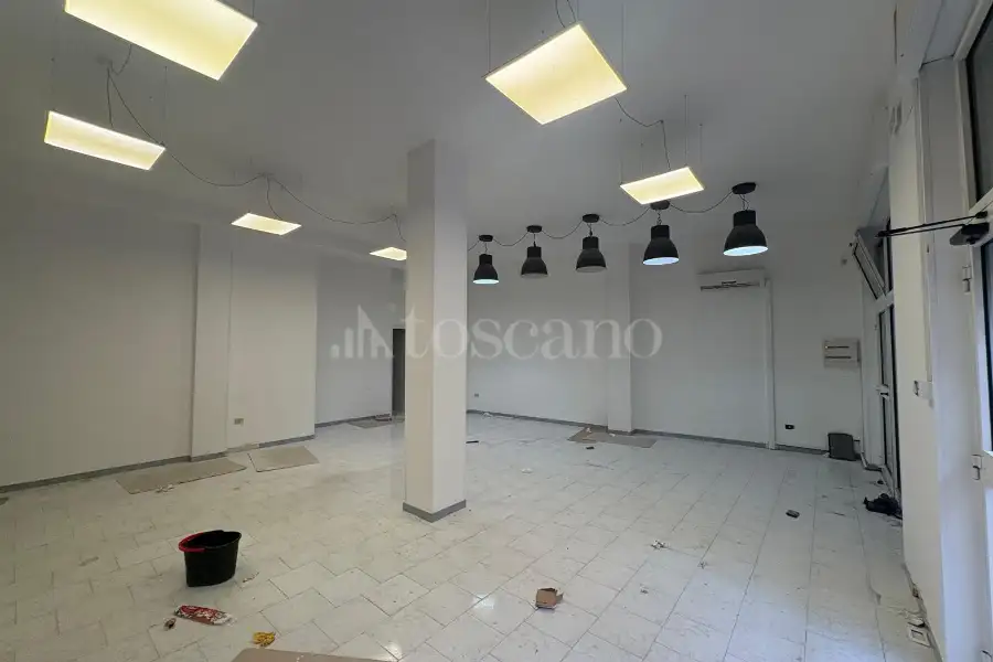 Negozio in vendita di 114 mq a €205.000 (rif. 8/2026)